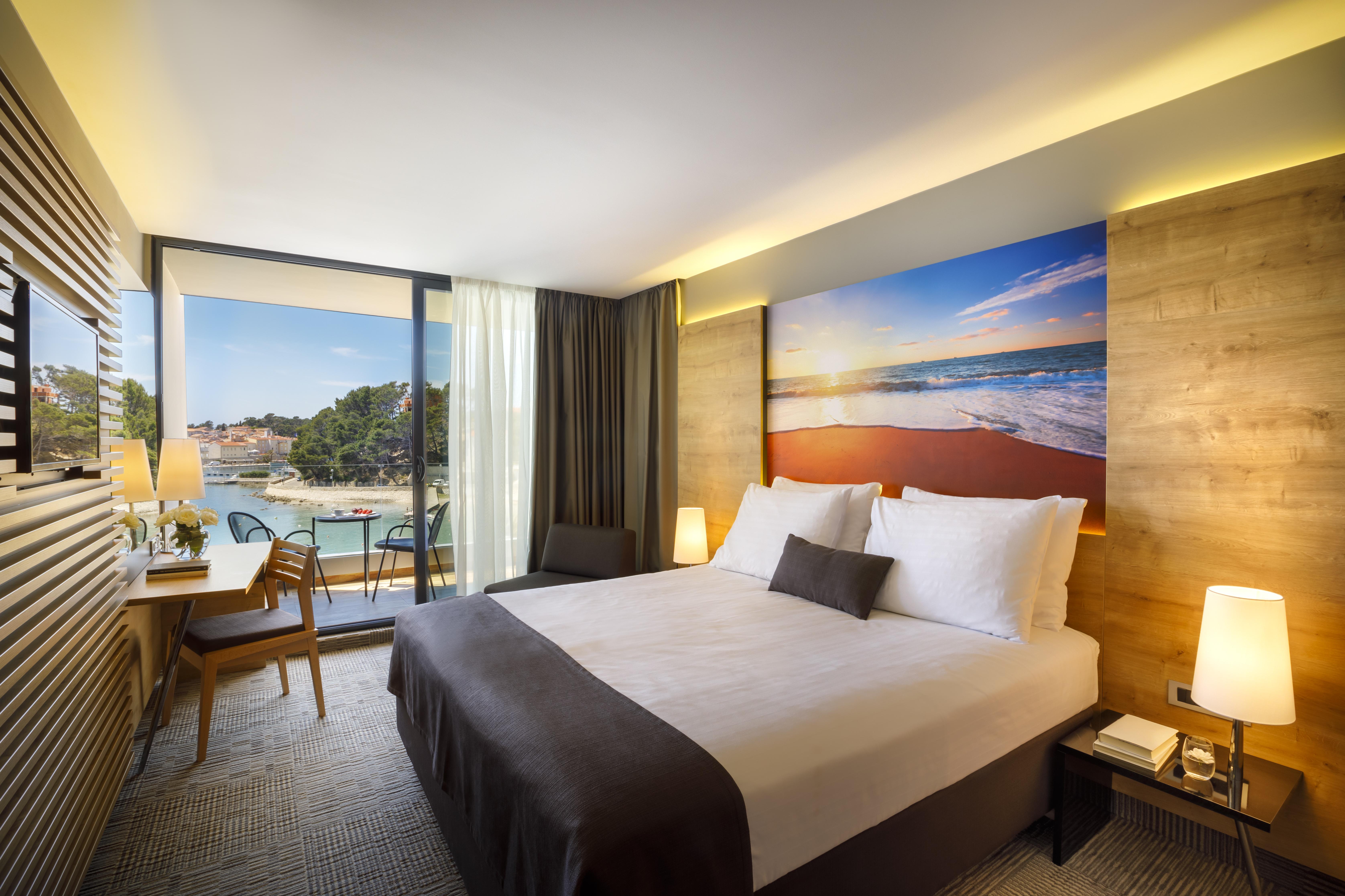 Valamar Padova Hotel Banjol Bagian luar foto