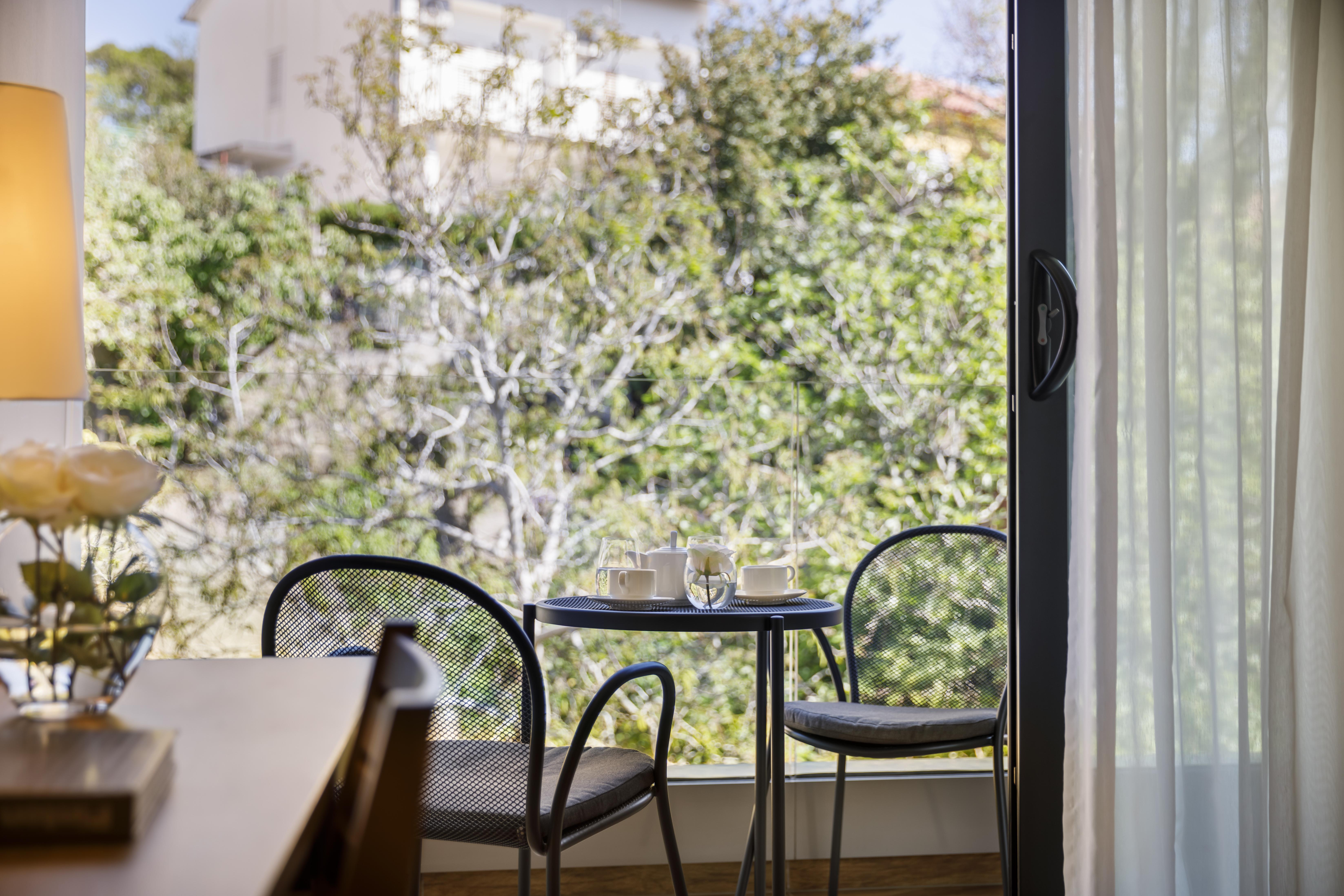 Valamar Padova Hotel Banjol Bagian luar foto