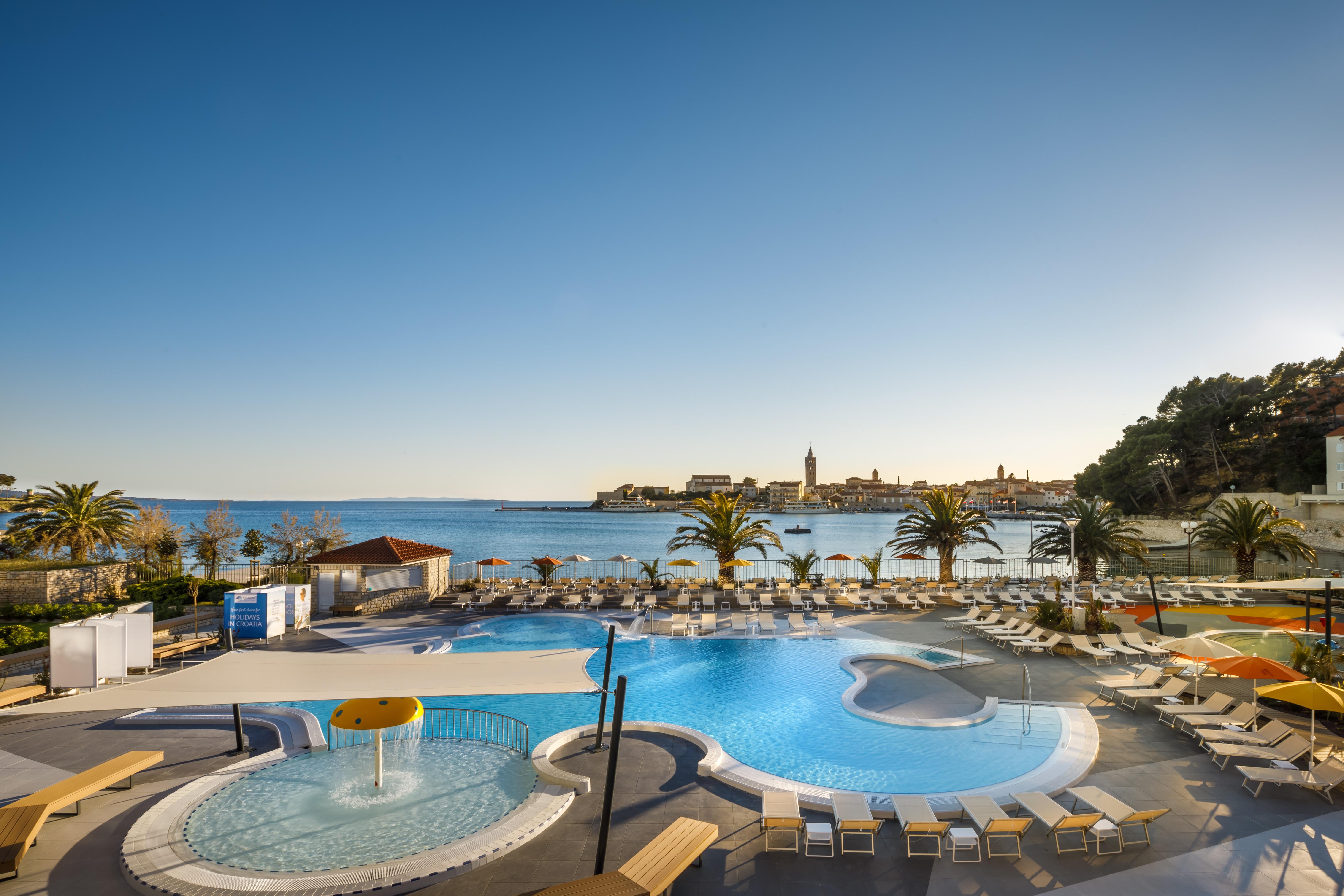 Valamar Padova Hotel Banjol Bagian luar foto
