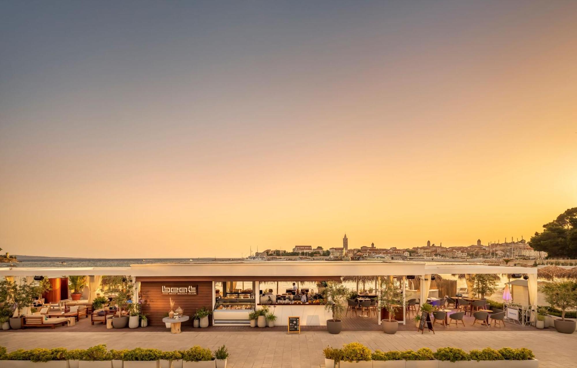 Valamar Padova Hotel Banjol Bagian luar foto