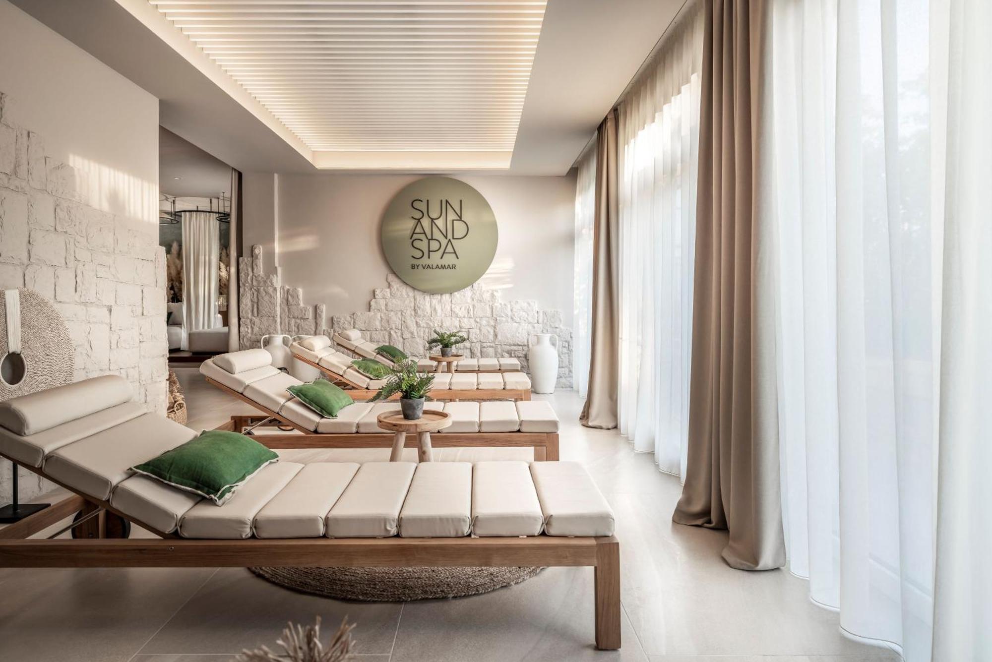 Valamar Padova Hotel Banjol Bagian luar foto