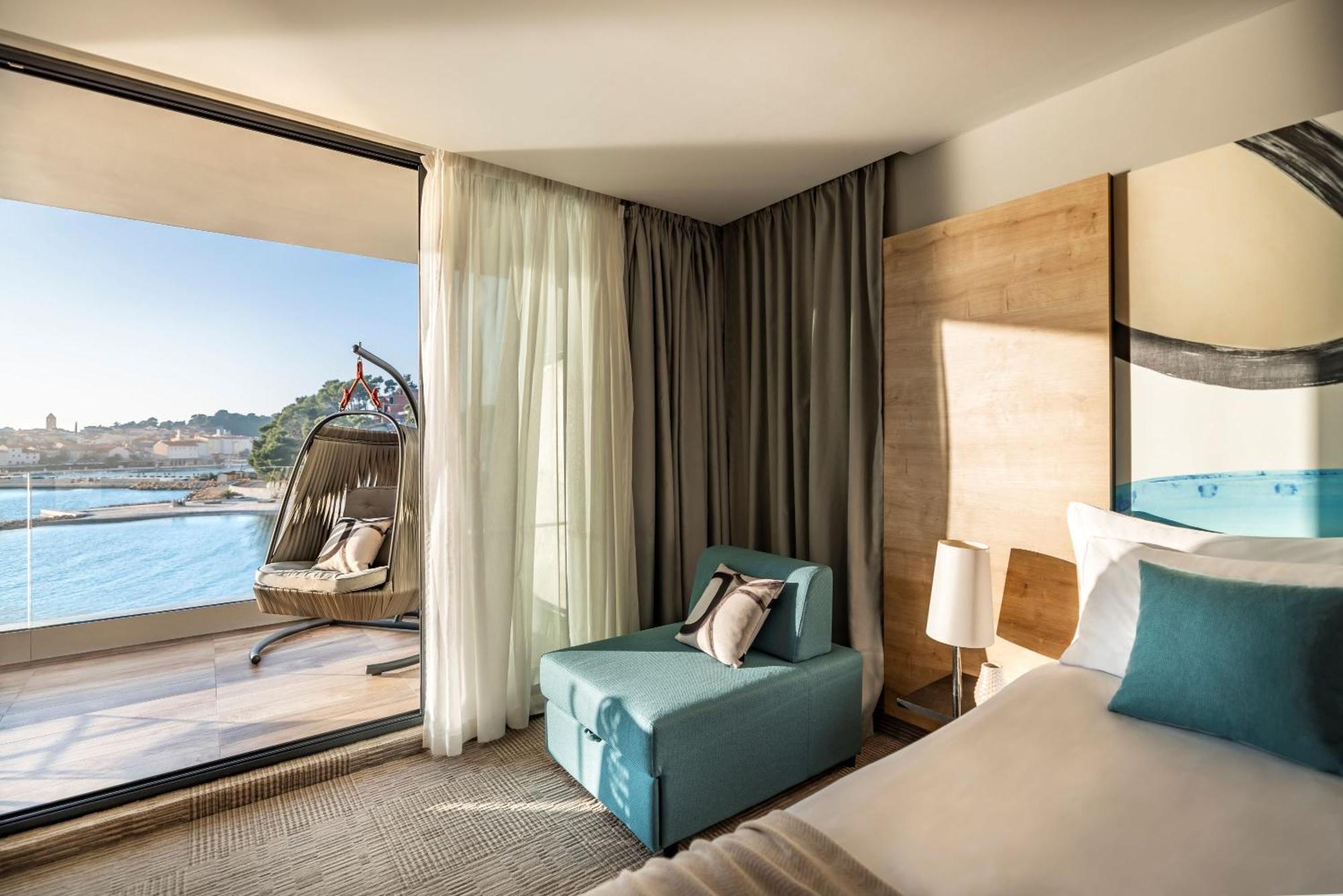 Valamar Padova Hotel Banjol Bagian luar foto