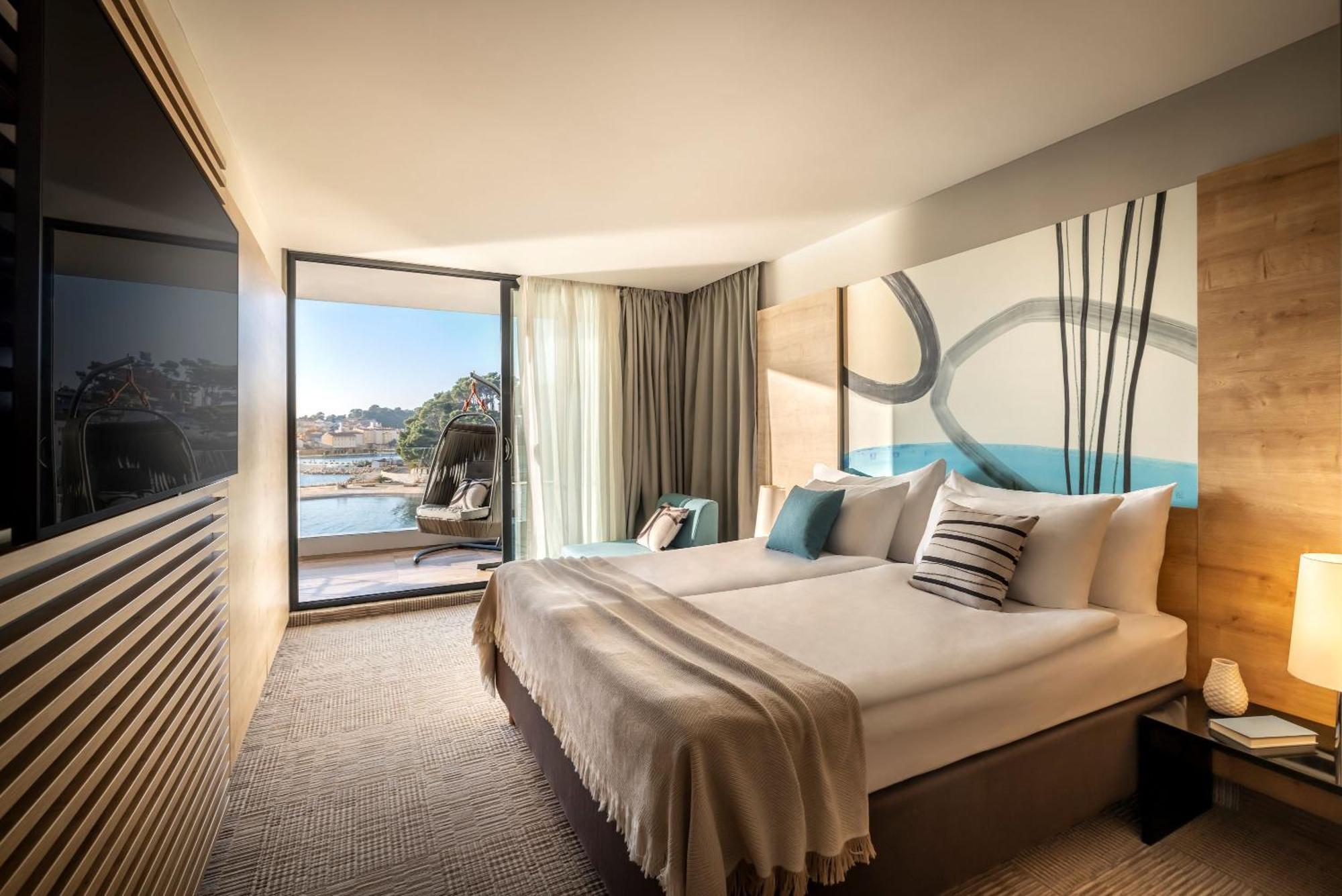 Valamar Padova Hotel Banjol Bagian luar foto